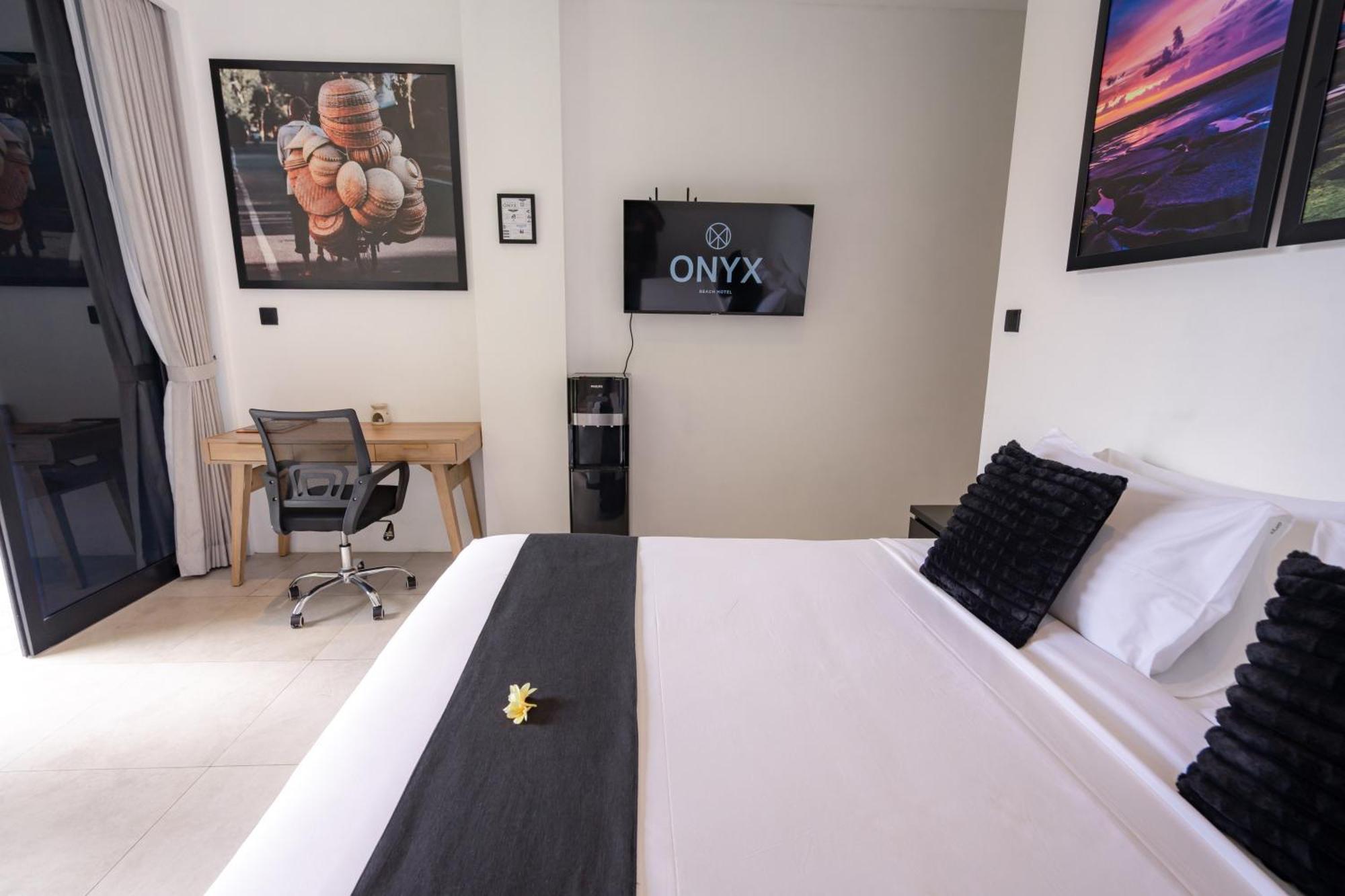 Onyx Beach Hotel Canggu  Exterior photo