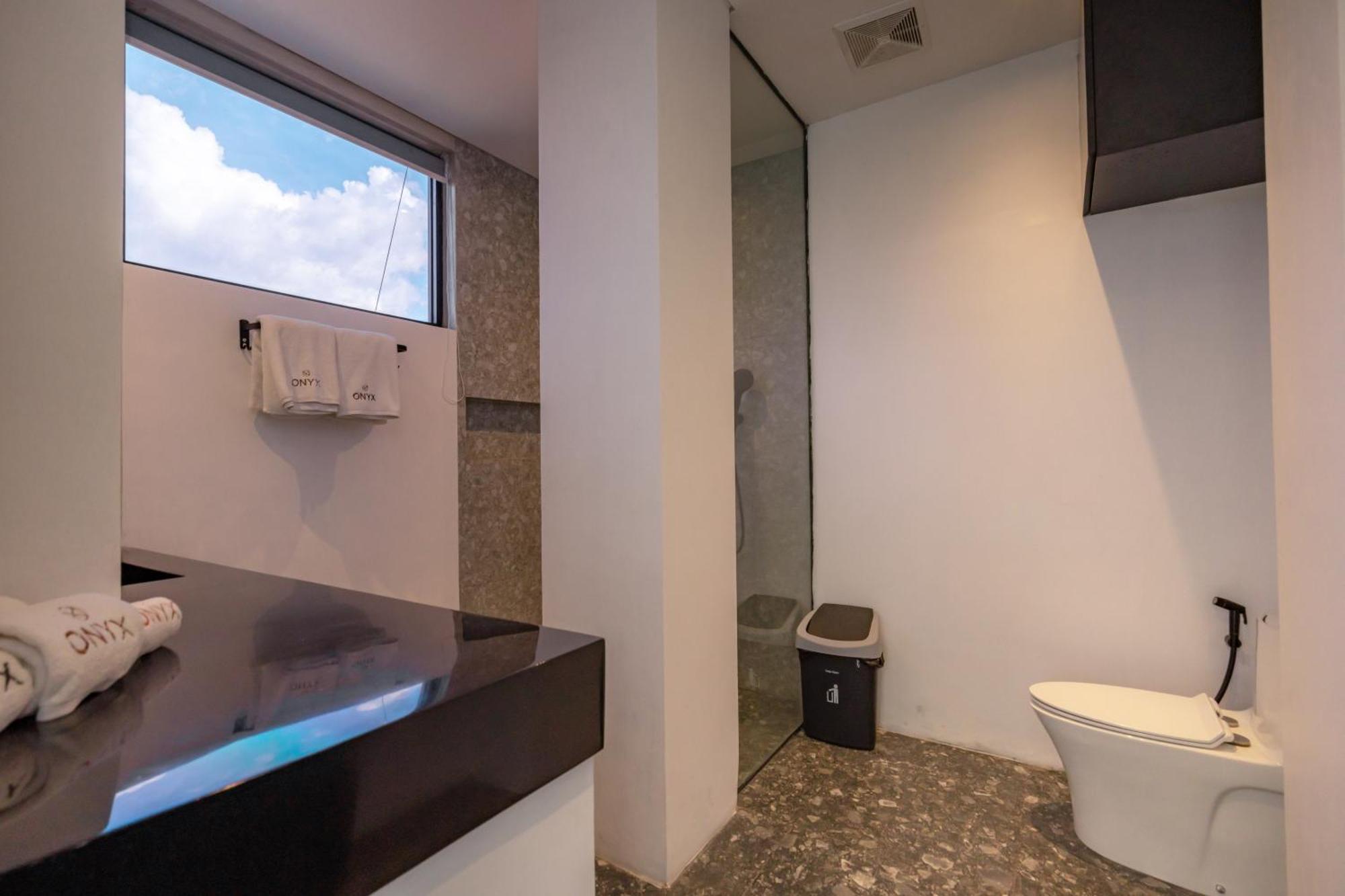 Onyx Beach Hotel Canggu  Room photo